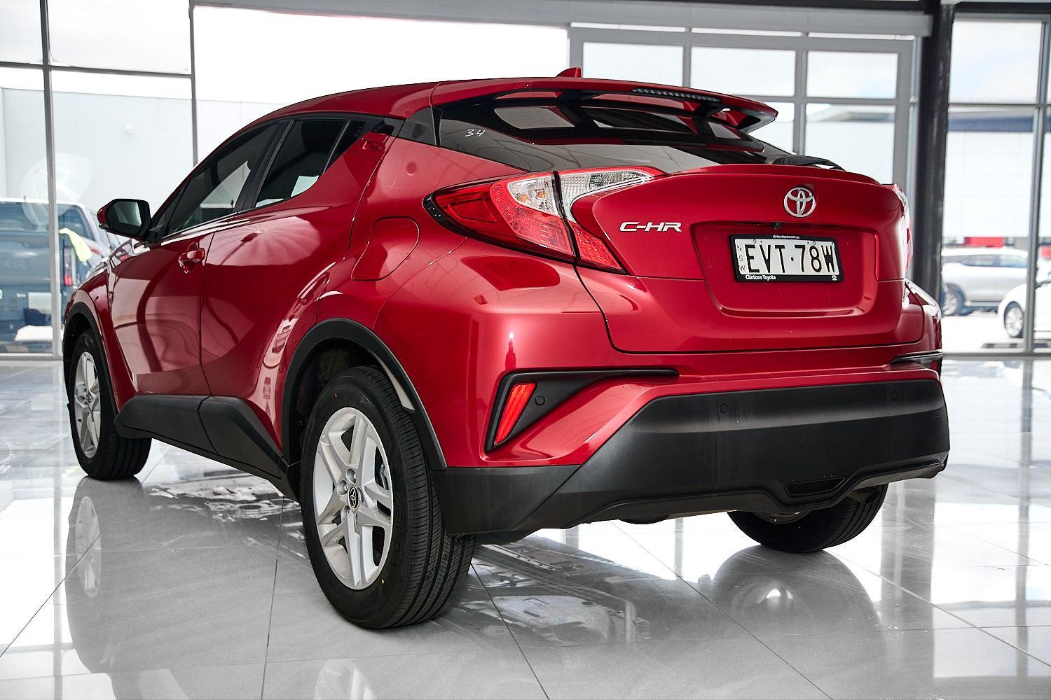 2022 Toyota C-HR GXL-2WD in Red