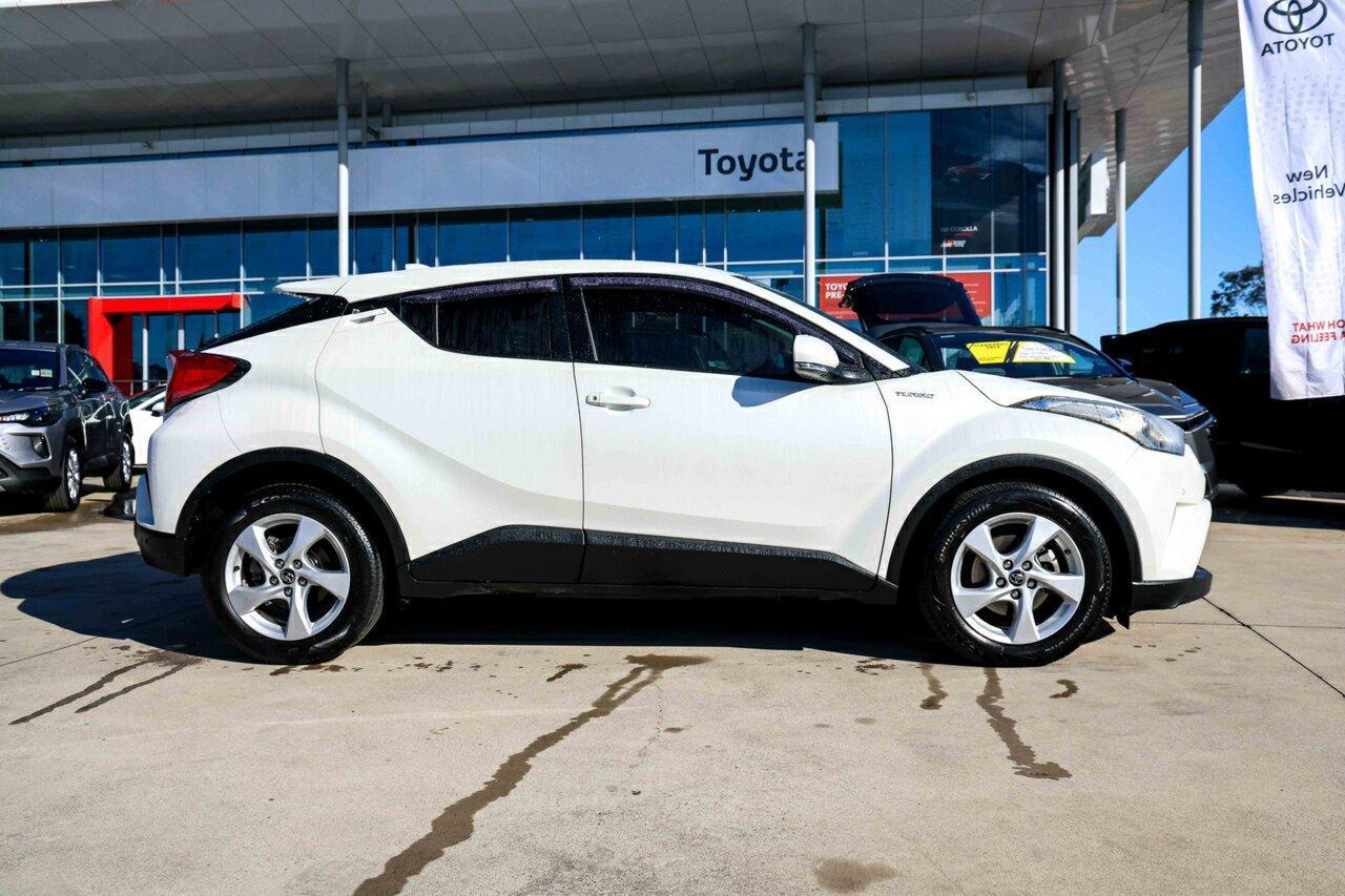 2017 Toyota C-HR Standard 2WD in White