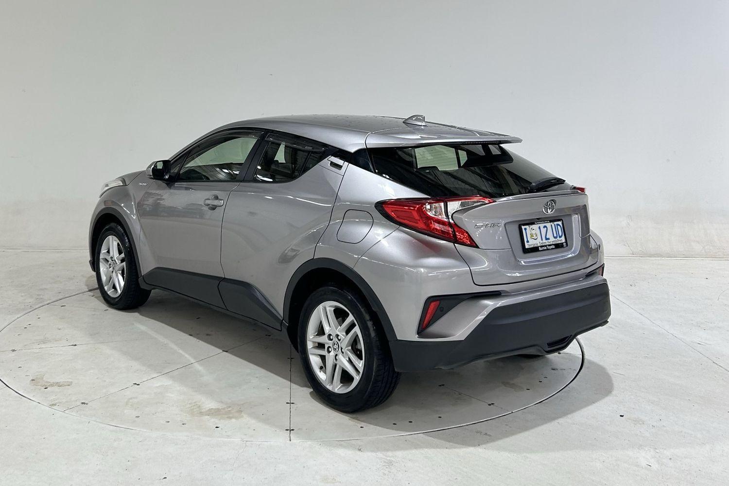 2019 Toyota C-HR Standard 2WD in Silver