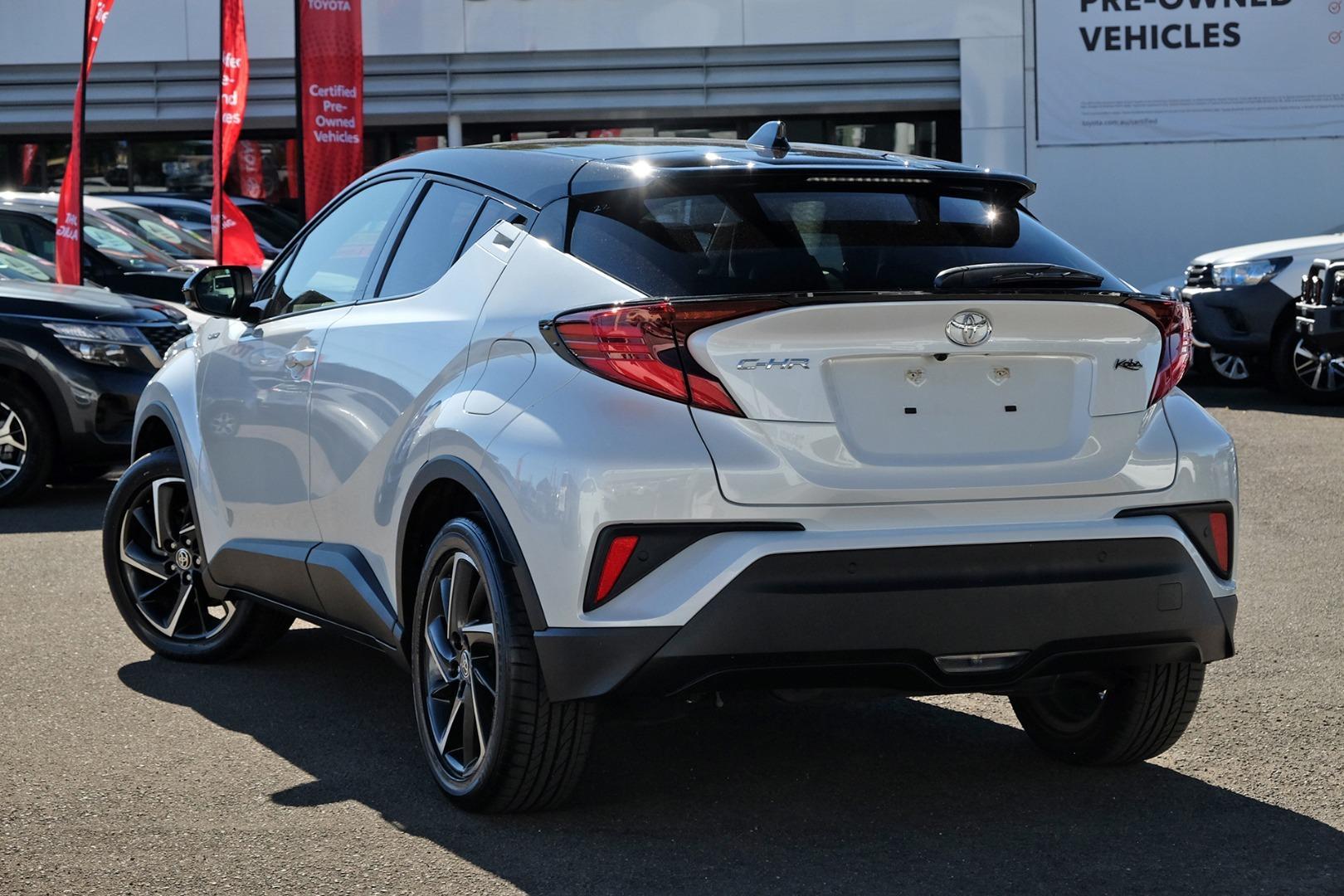 2022 Toyota C-HR Koba 2WD in Two Tone White