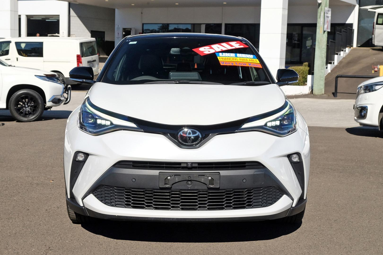 2022 Toyota C-HR Koba 2WD in Two Tone White