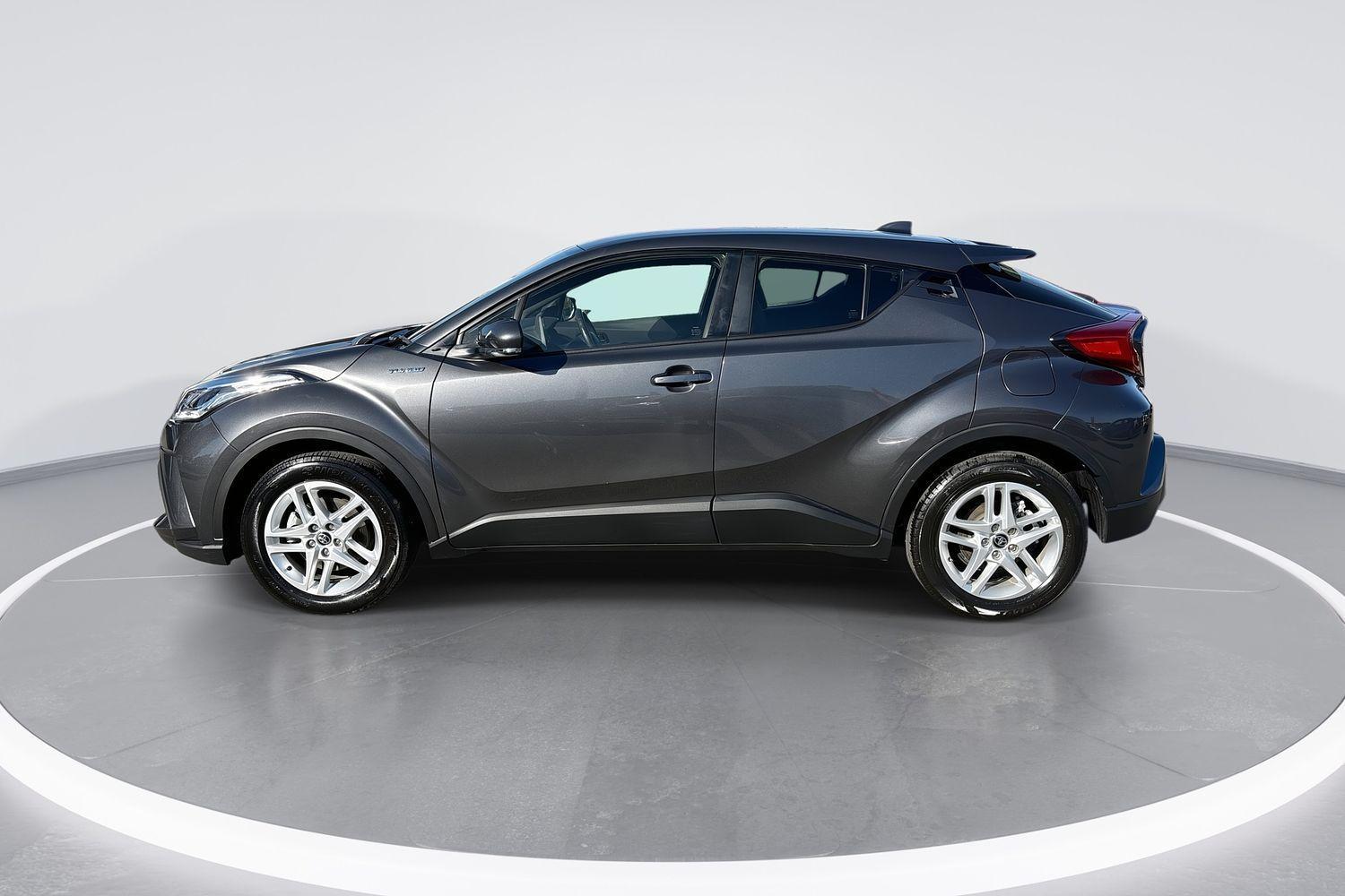 2023 Toyota C-HR GXL-2WD in Silver