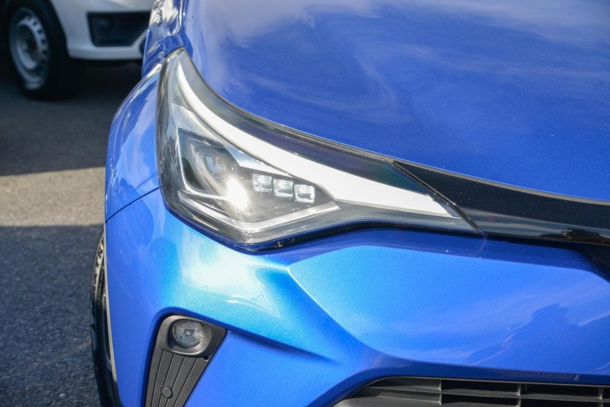 2022 Toyota C-HR Koba 2WD in Two Tone Blue