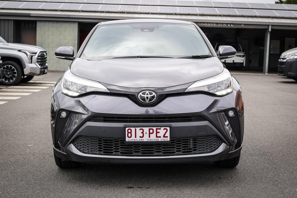 2023 Toyota C-HR GXL-2WD in Silver