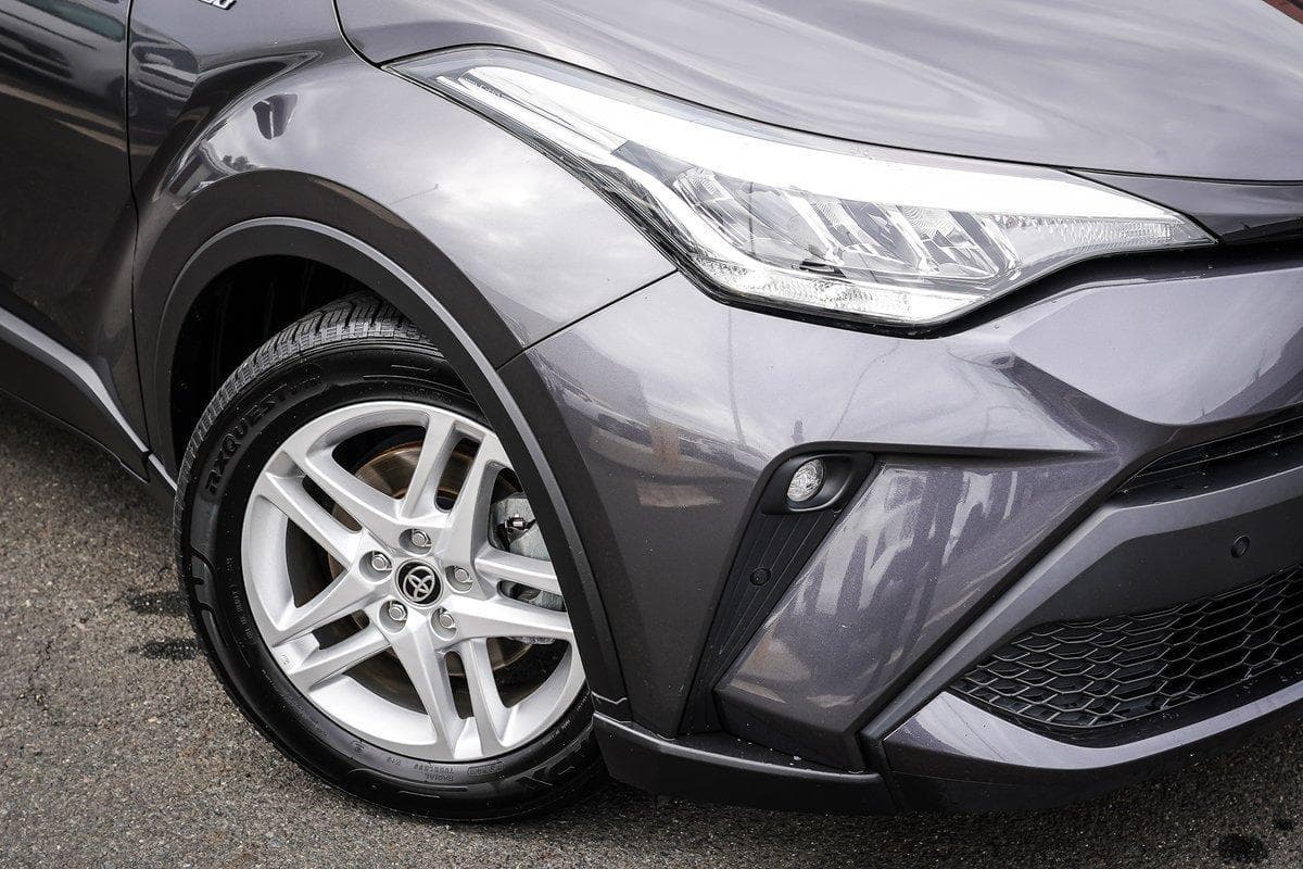 2023 Toyota C-HR GXL-2WD in Silver