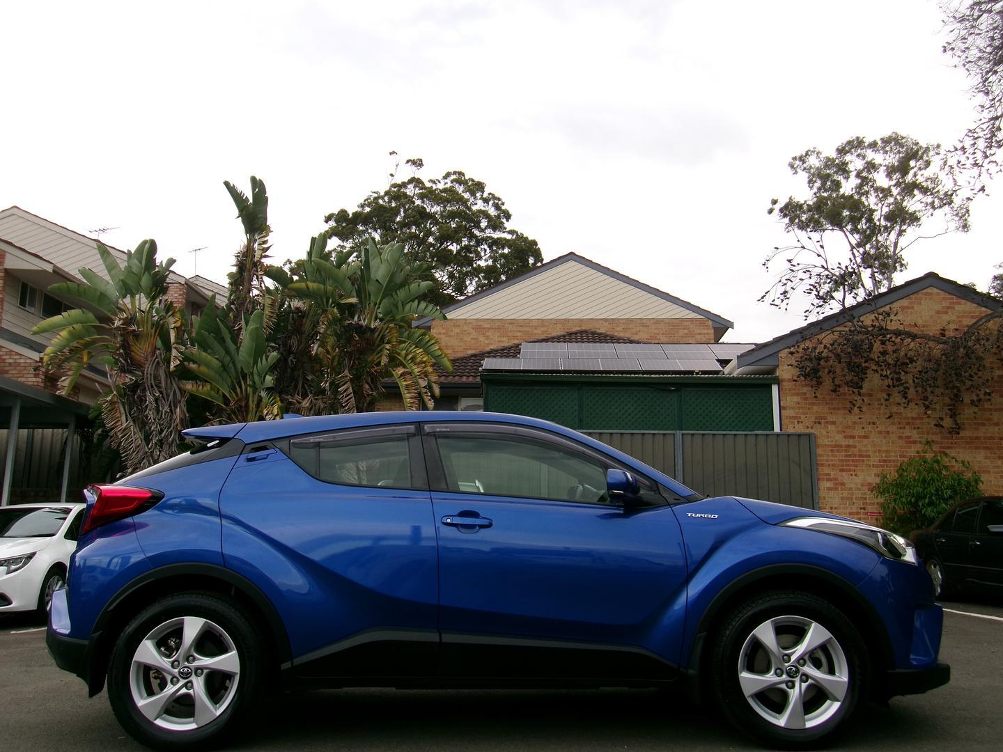 2019 Toyota C-HR Standard AWD in Blue