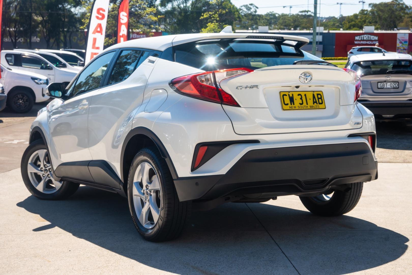 2019 Toyota C-HR Standard AWD in White