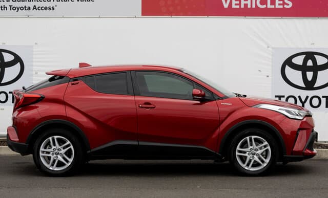 2023 Toyota C-HR GXL AWD in Red