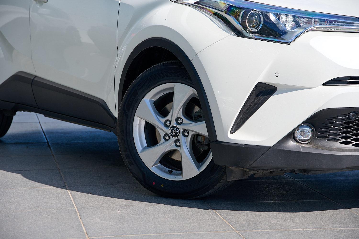 2019 Toyota C-HR Standard AWD in White