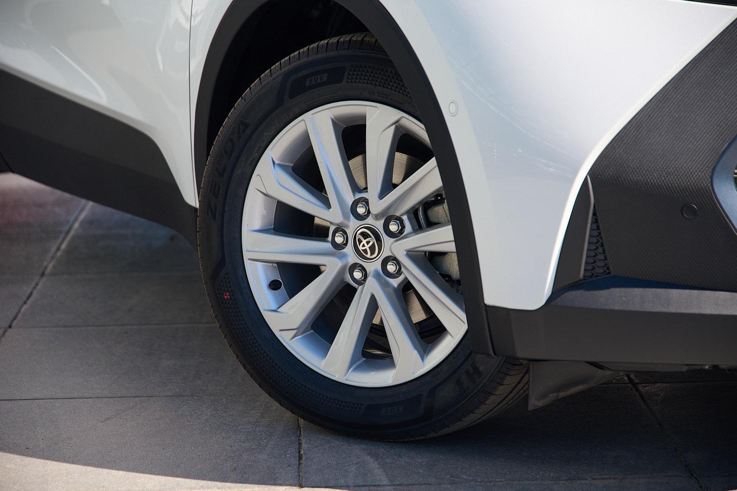 2024 Toyota C-HR GXL-2WD in White