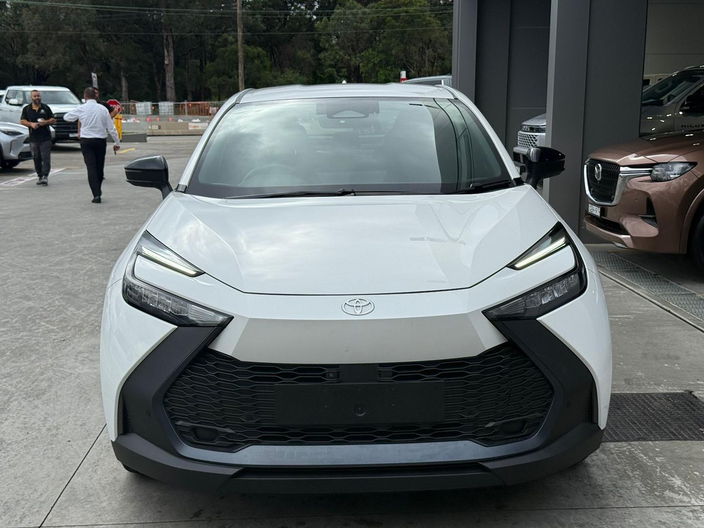 2024 Toyota C-HR GXL-2WD in White