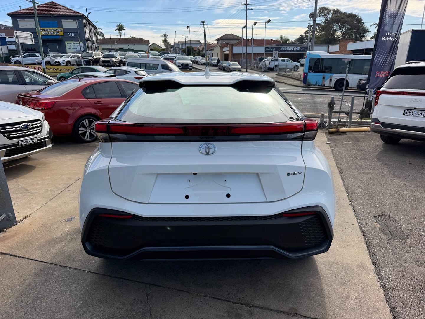 2024 Toyota C-HR GXL-2WD in White