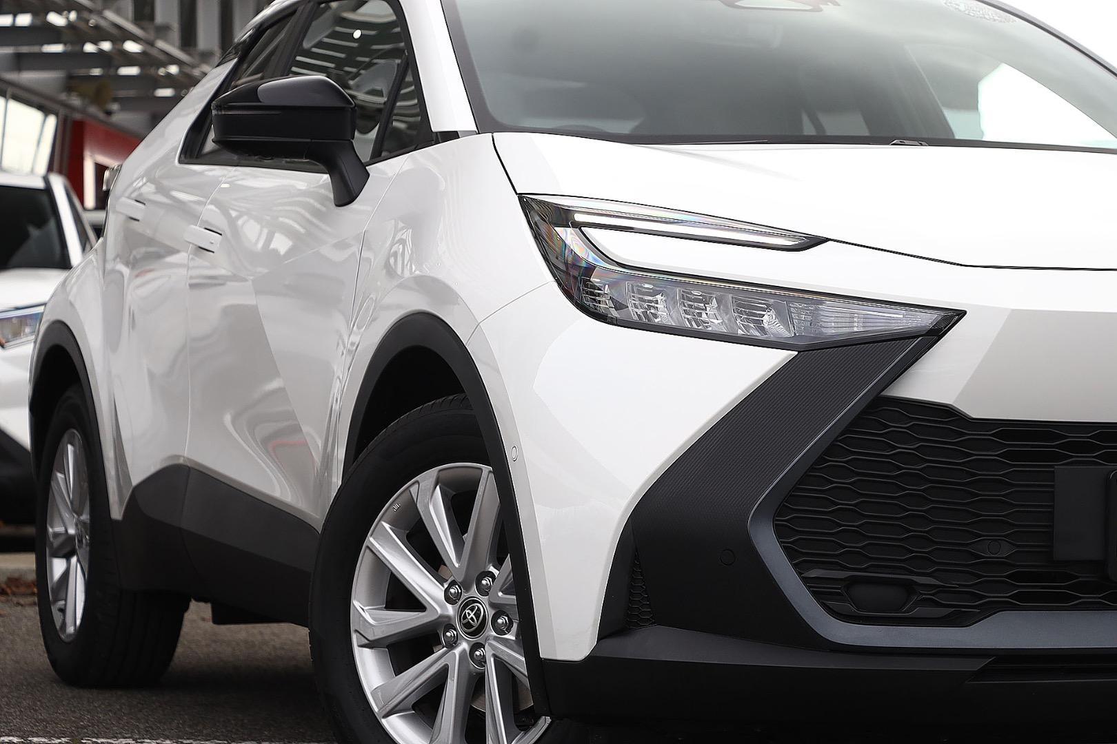 2025 Toyota C-HR GXL-2WD in White