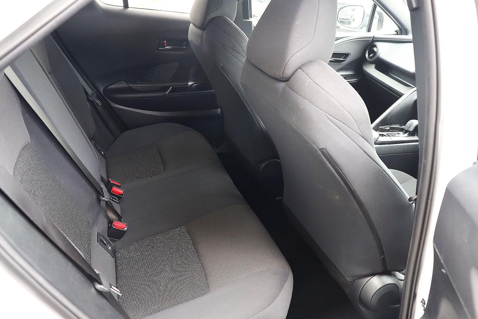 2025 Toyota C-HR GXL-2WD in White