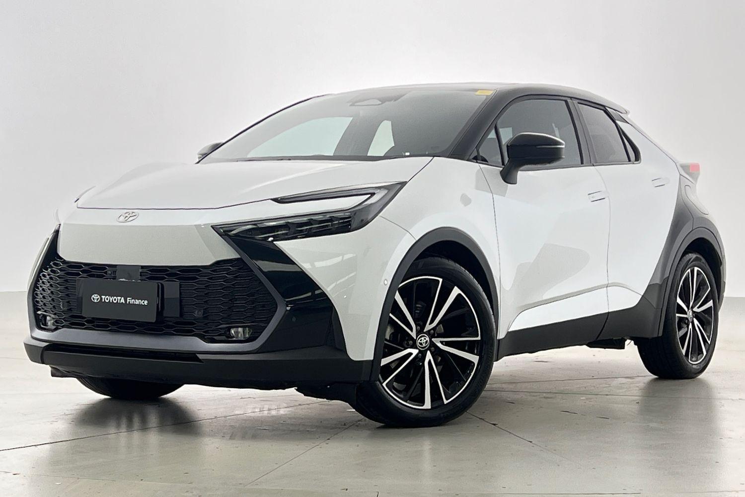 2025 Toyota C-HR Koba 2WD in Two Tone White