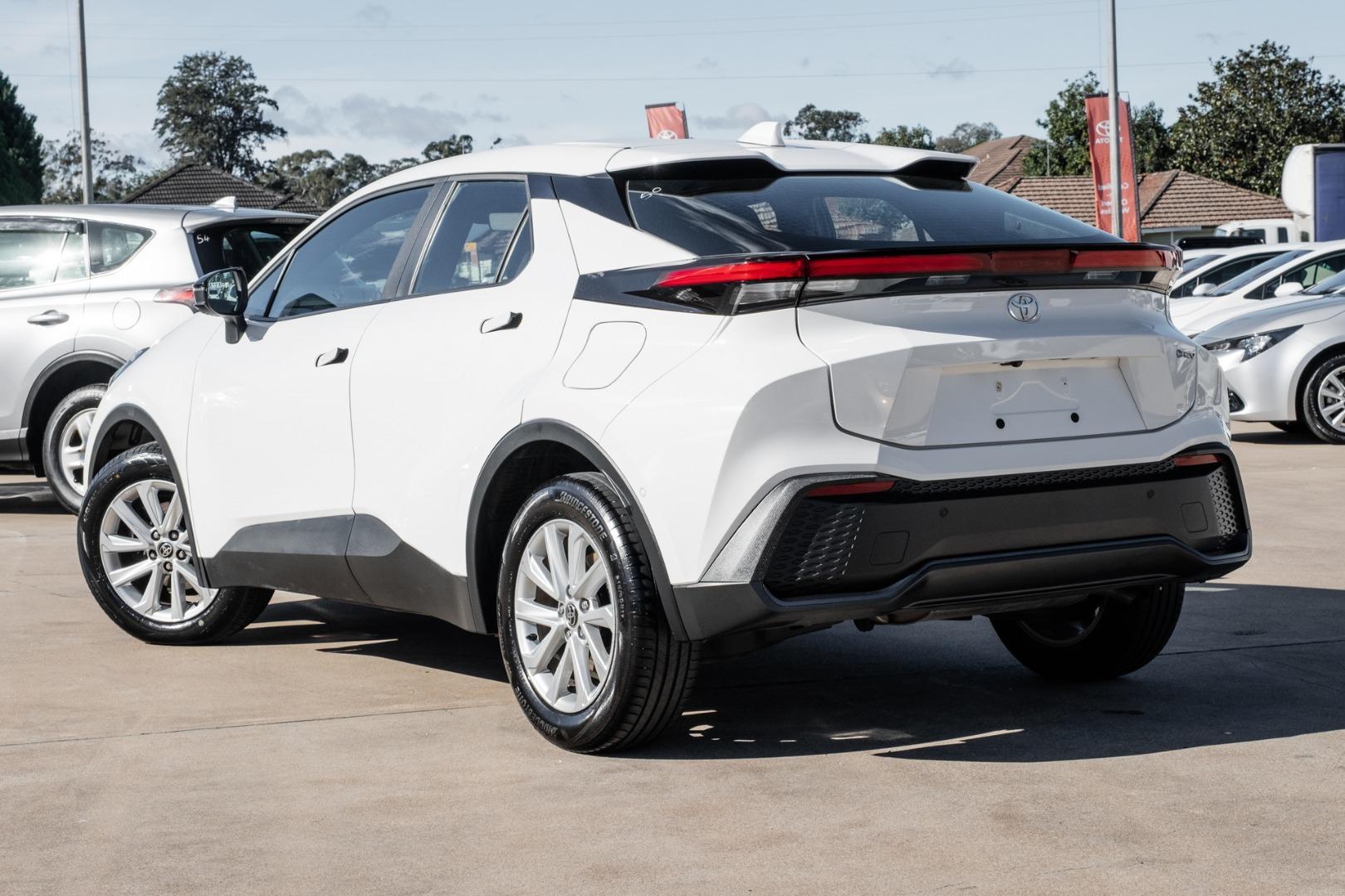 2024 Toyota C-HR GXL-2WD in White