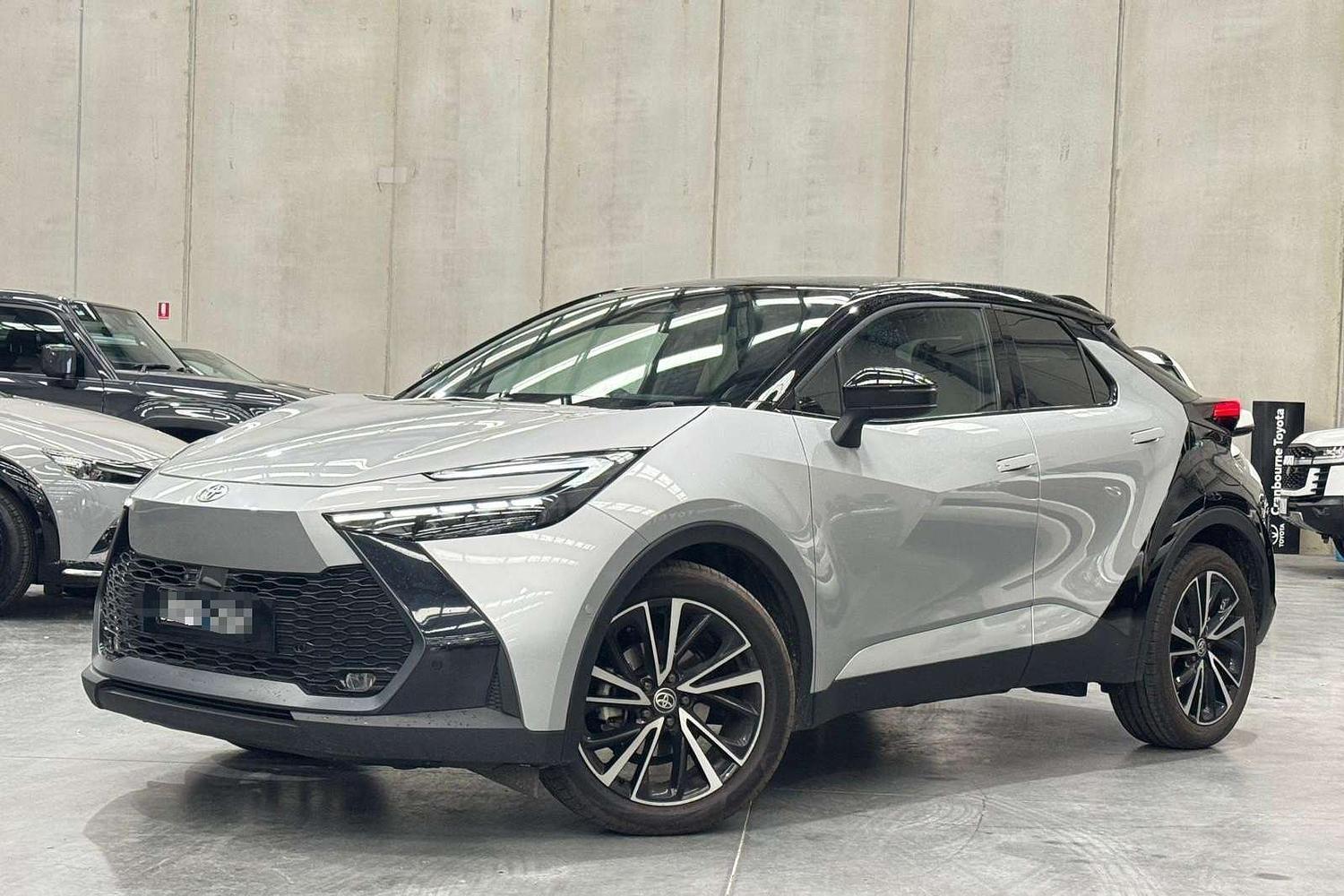 2025 Toyota C-HR Koba 2WD in Two Tone Silver