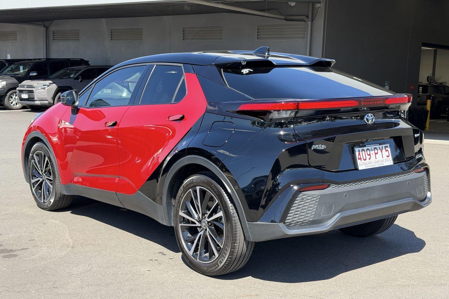 2025 Toyota C-HR Koba 2WD in Two Tone Red
