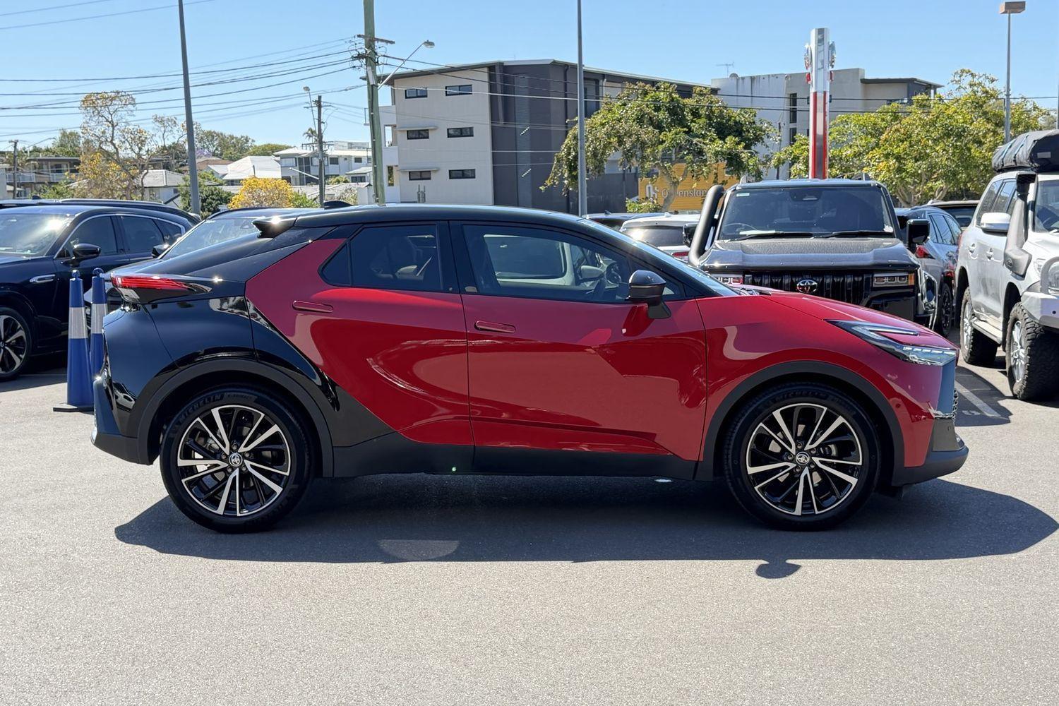 2025 Toyota C-HR Koba 2WD in Two Tone Red