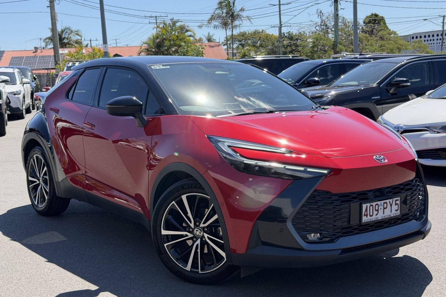 2025 Toyota C-HR Koba 2WD in Two Tone Red