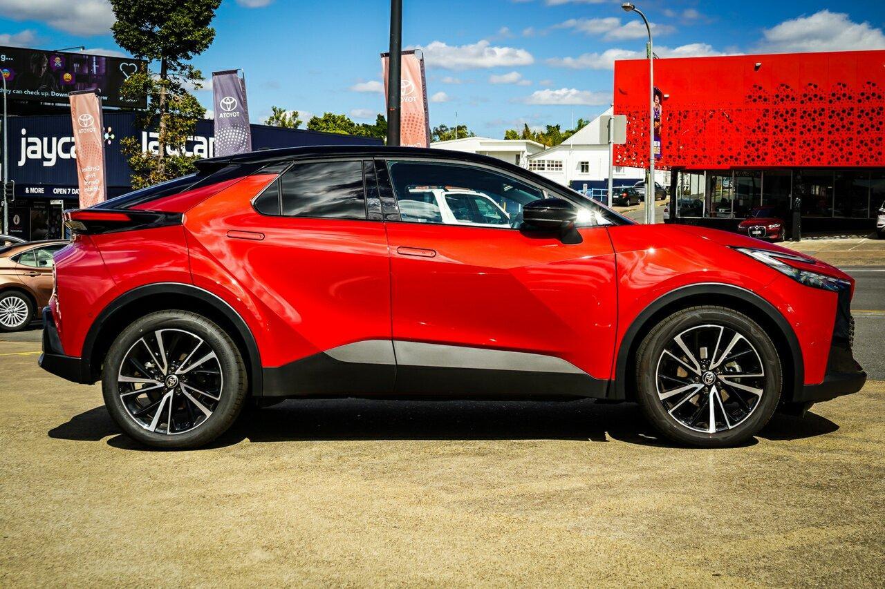 2025 Toyota C-HR Koba 2WD in Two Tone Red