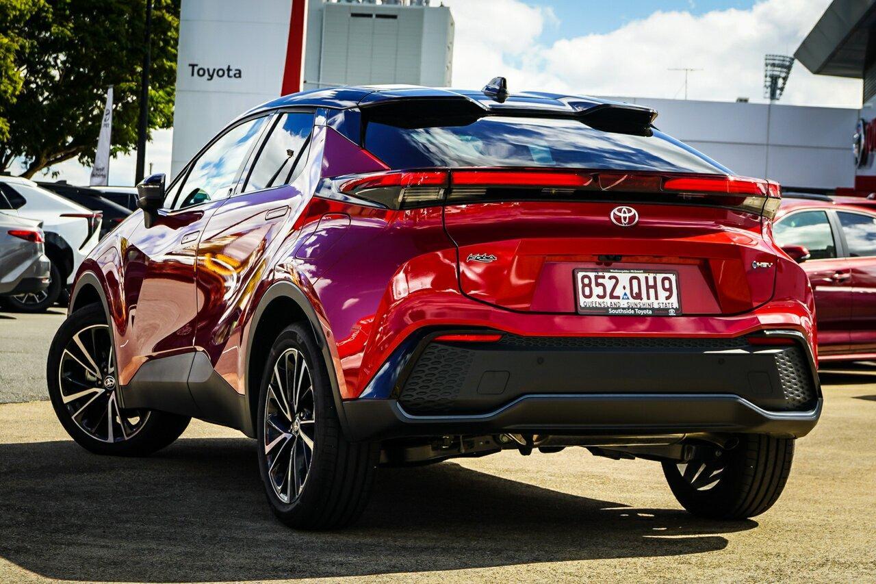 2025 Toyota C-HR Koba 2WD in Two Tone Red