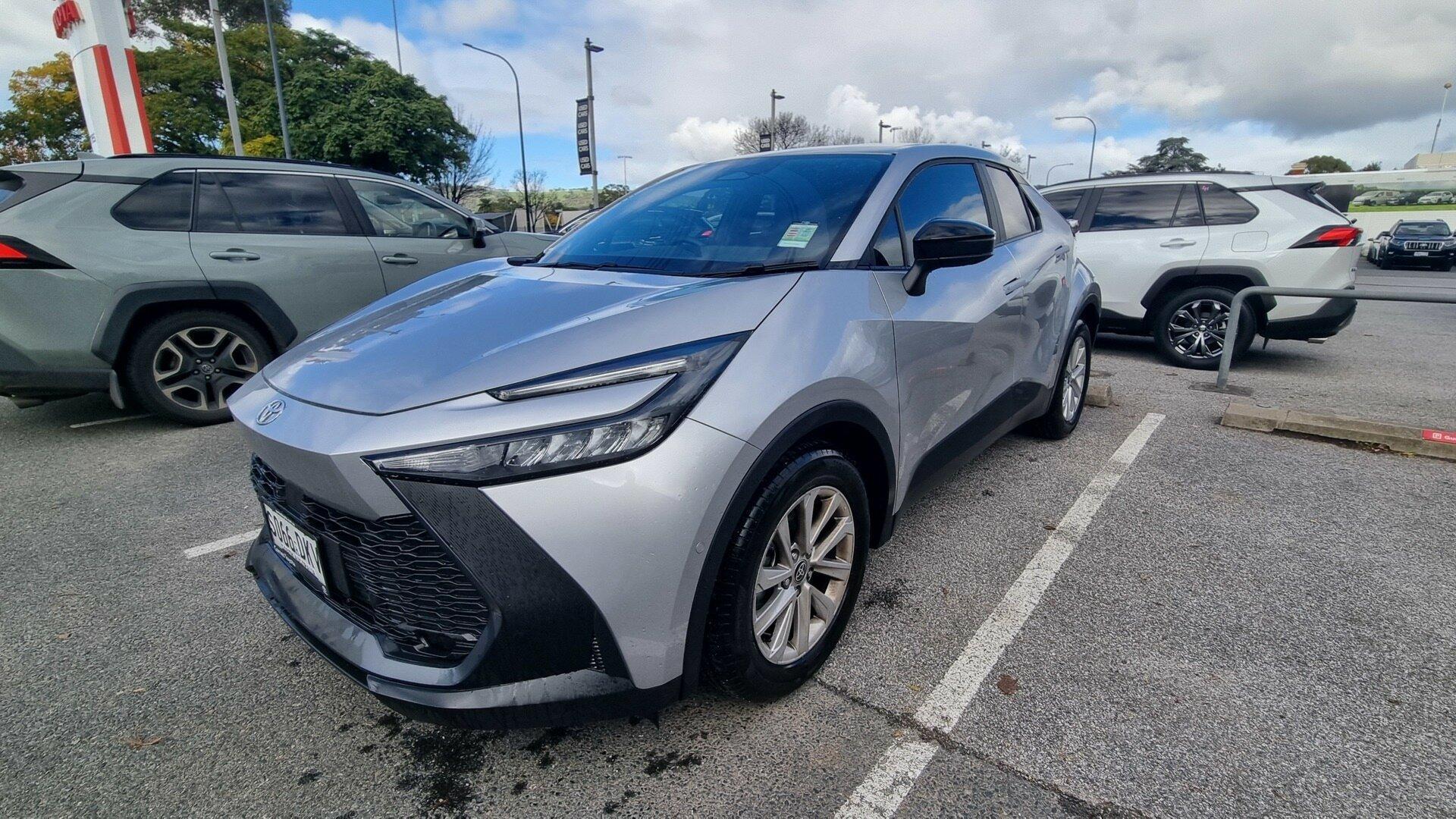 2025 Toyota C-HR GXL-2WD in Silver
