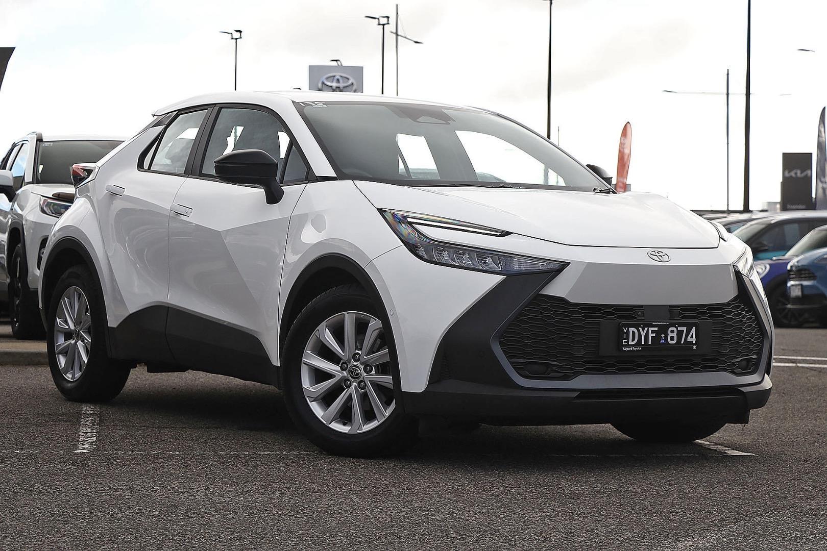 2024 Toyota C-HR GXL-2WD in White