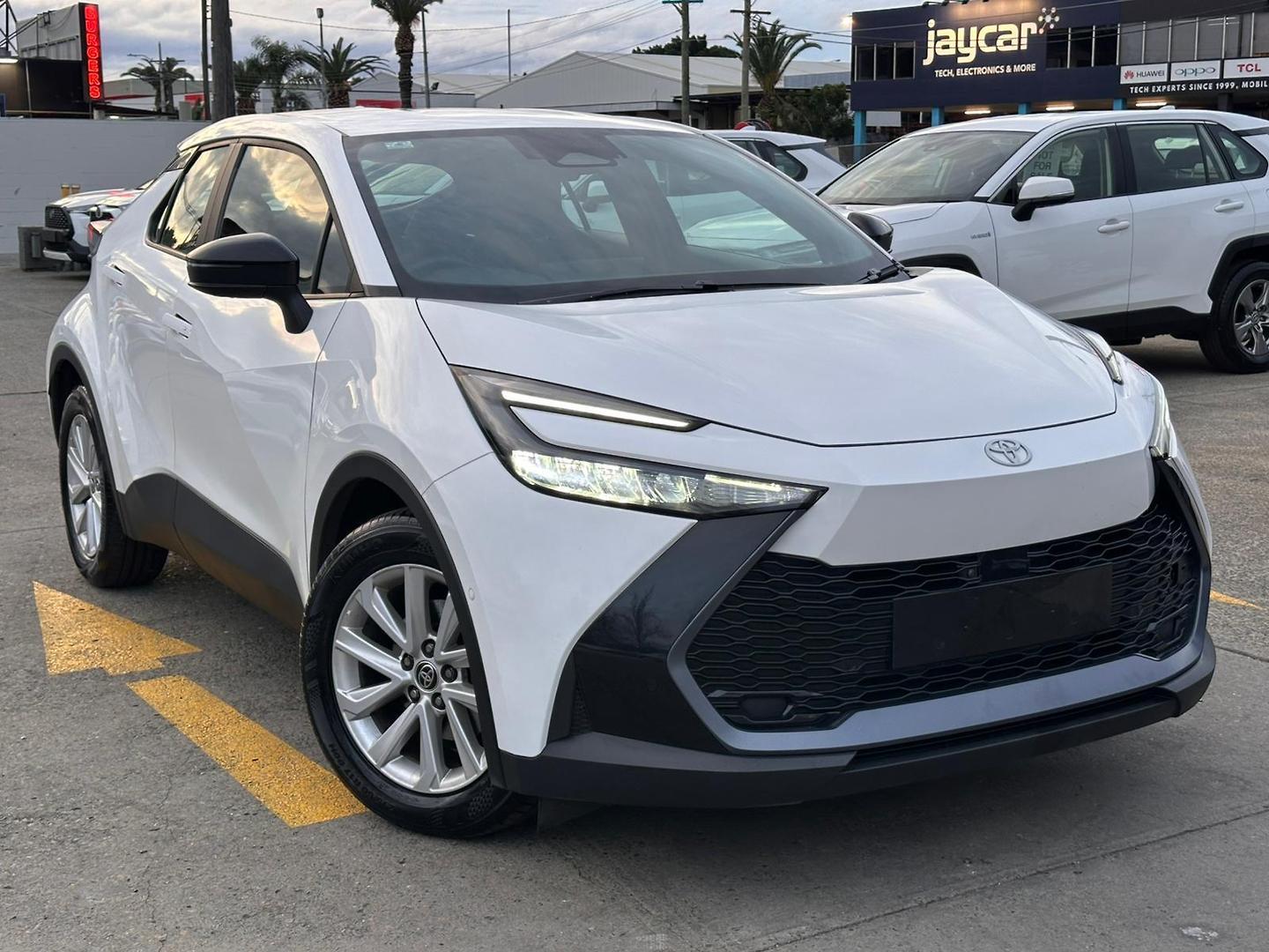 2024 Toyota C-HR GXL-2WD in White