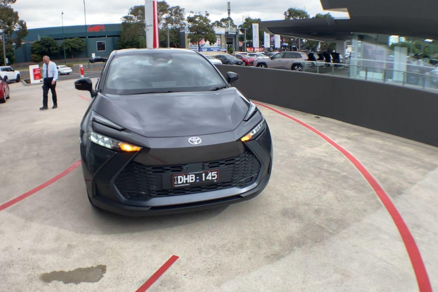 2024 Toyota C-HR GXL-2WD in Silver