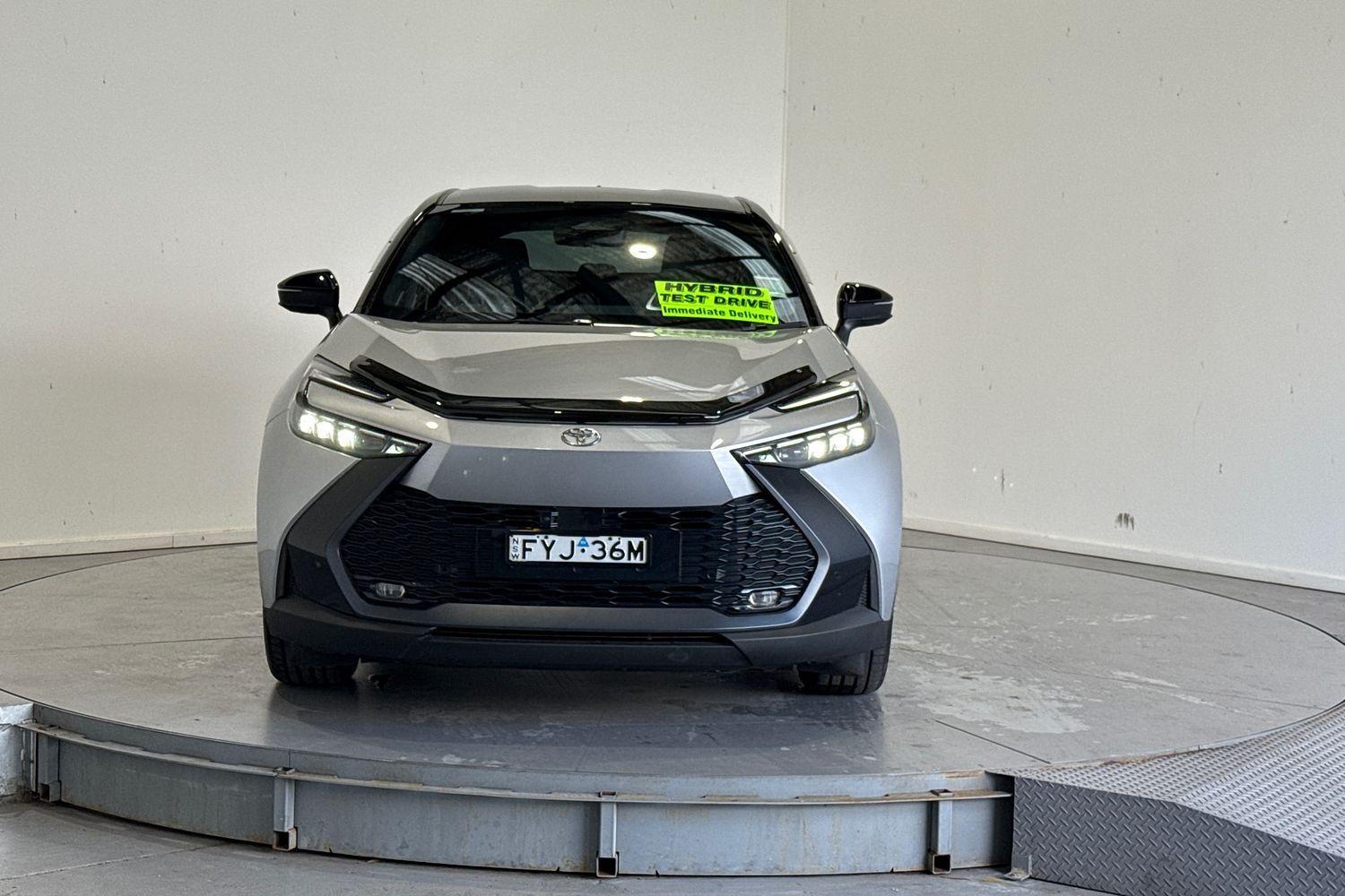 2025 Toyota C-HR Koba 2WD in Two Tone Silver