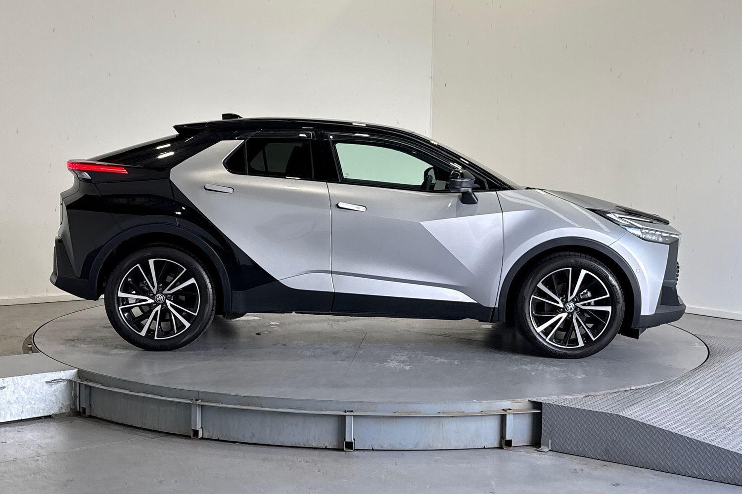 2025 Toyota C-HR Koba 2WD in Two Tone Silver
