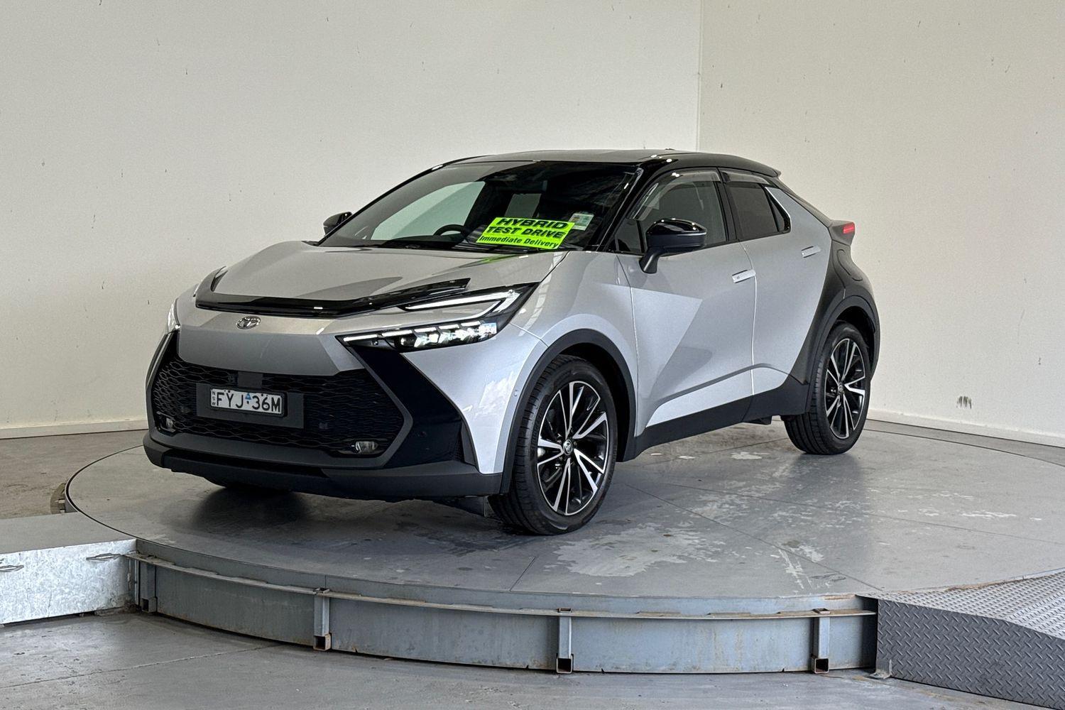 2025 Toyota C-HR Koba 2WD in Two Tone Silver