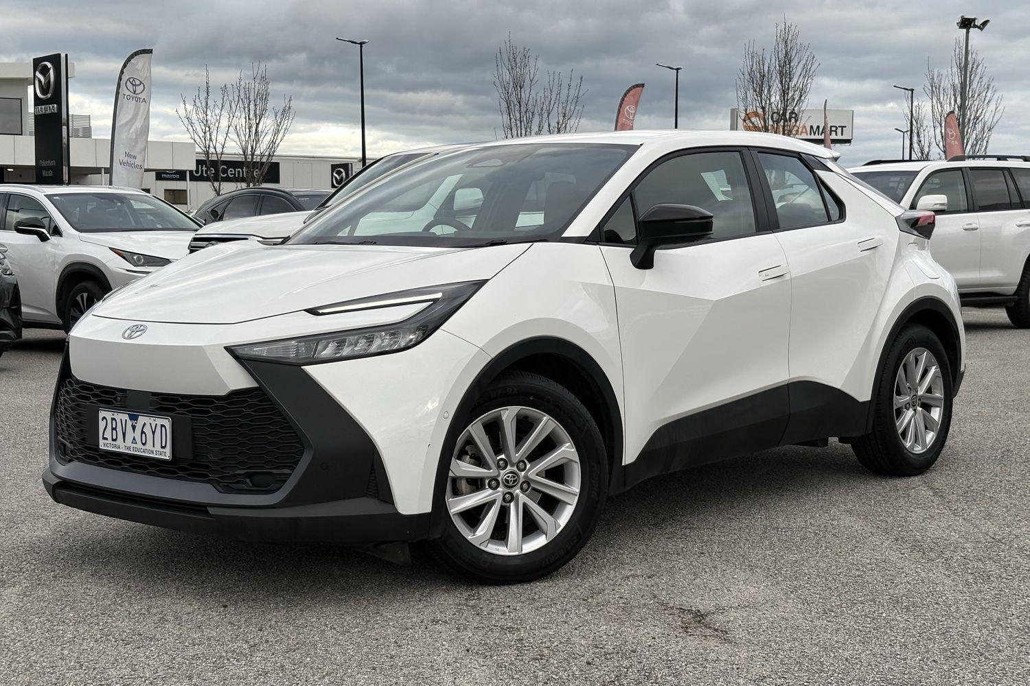 2024 Toyota C-HR GXL-2WD in White