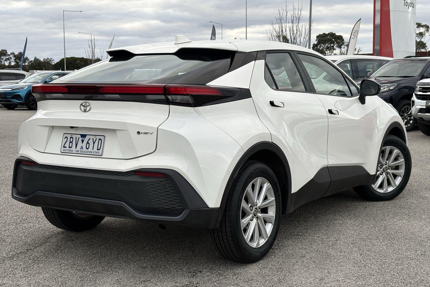 2024 Toyota C-HR GXL-2WD in White