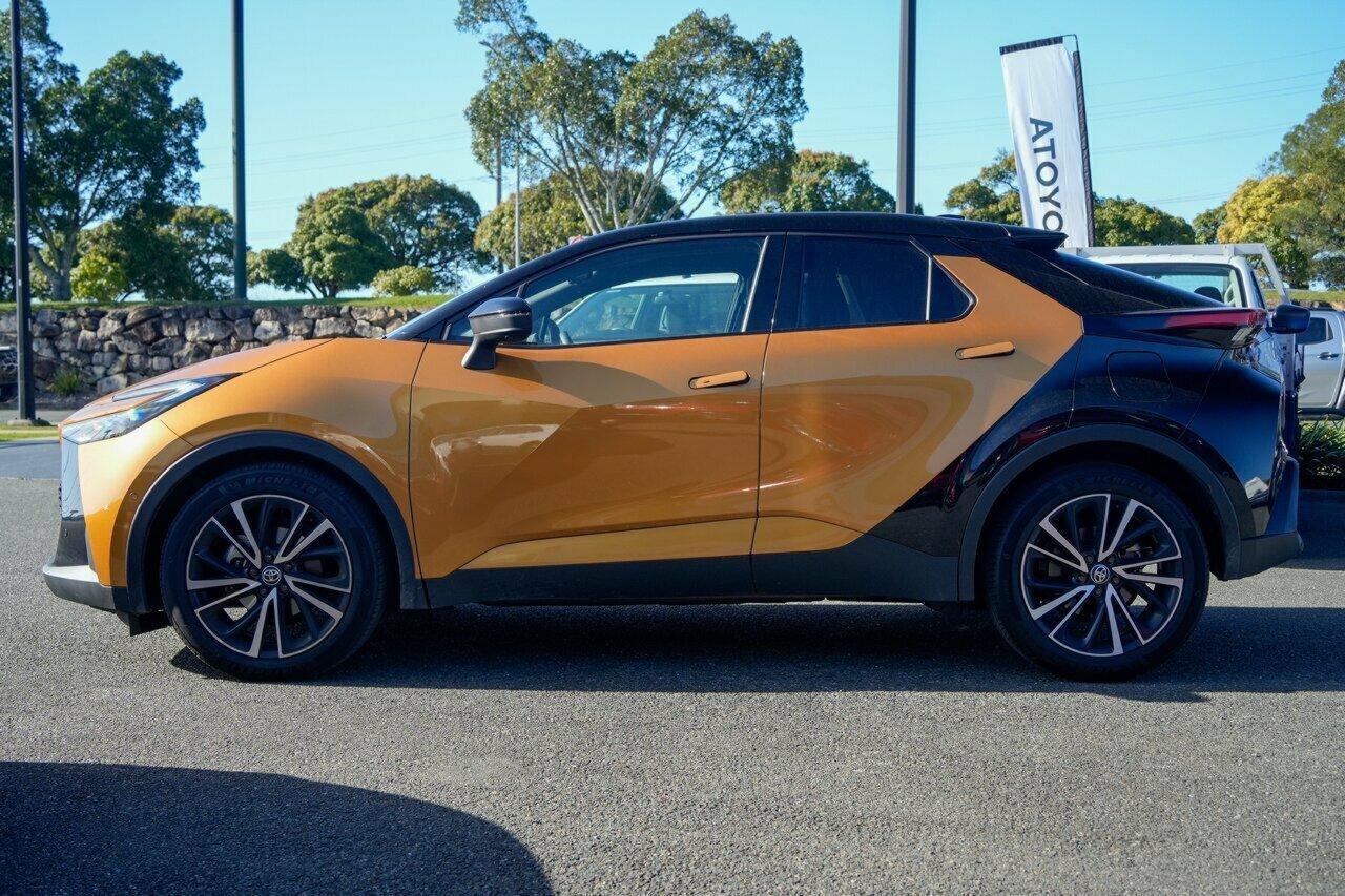 2025 Toyota C-HR Koba 2WD in Two Tone Yellow