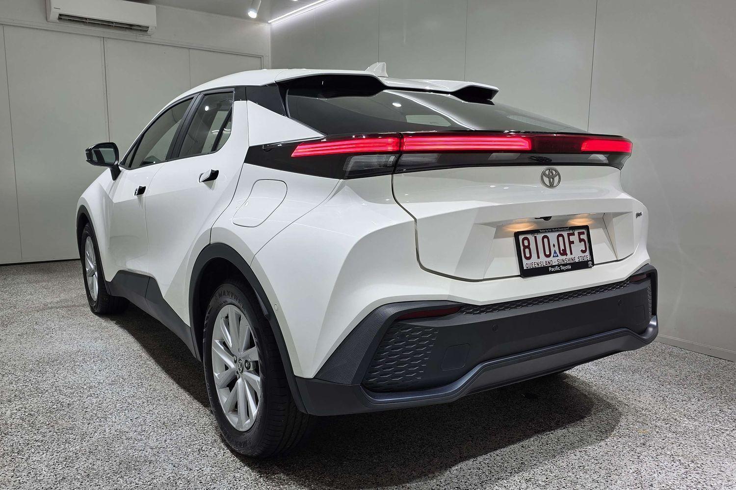 2024 Toyota C-HR GXL-2WD in White