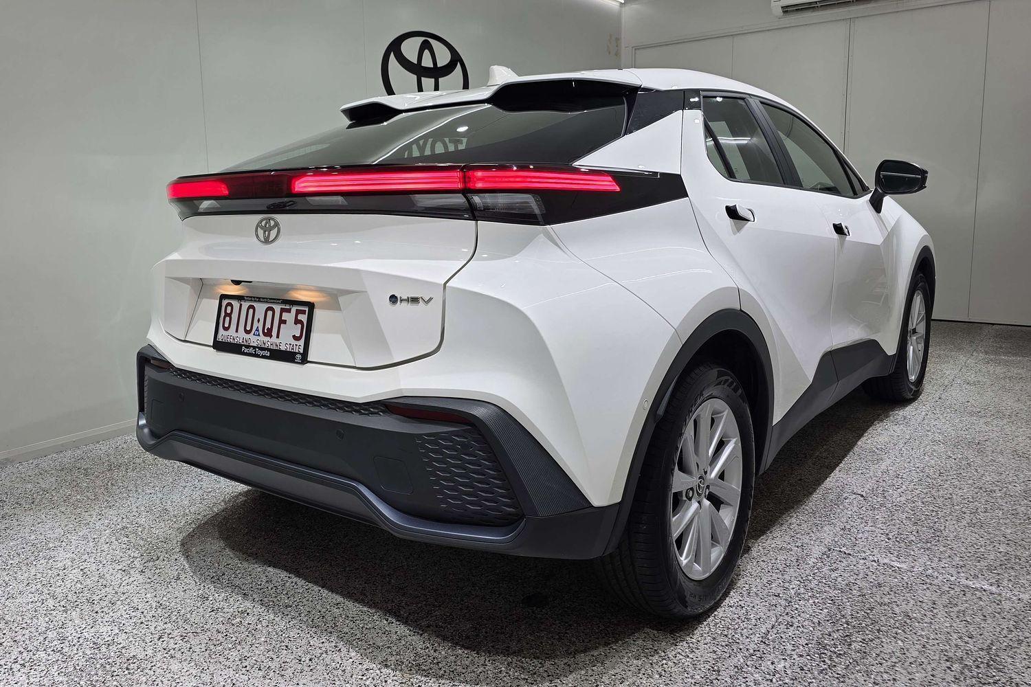 2024 Toyota C-HR GXL-2WD in White