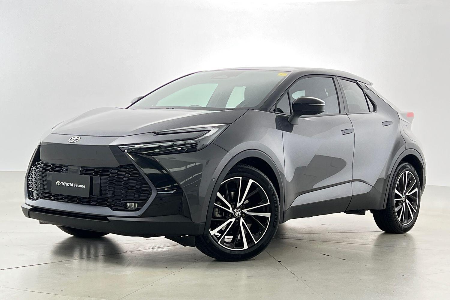 2025 Toyota C-HR Koba 2WD in Two Tone Black