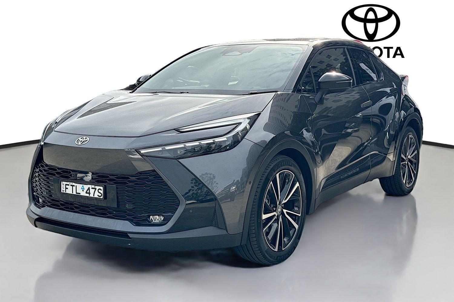 2025 Toyota C-HR Koba 2WD in Two Tone Black