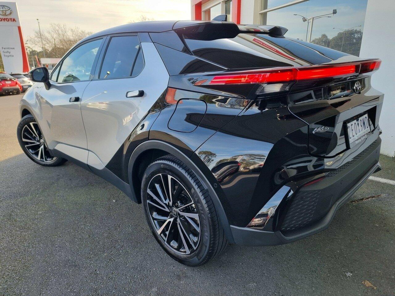 2025 Toyota C-HR Koba 2WD in Two Tone Silver