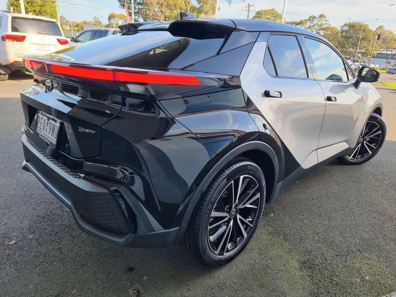 2025 Toyota C-HR Koba 2WD in Two Tone Silver