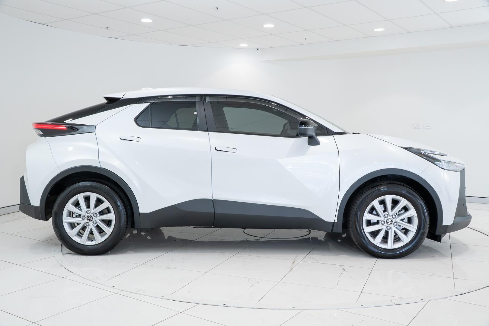 2026 Toyota C-HR GXL-2WD in White