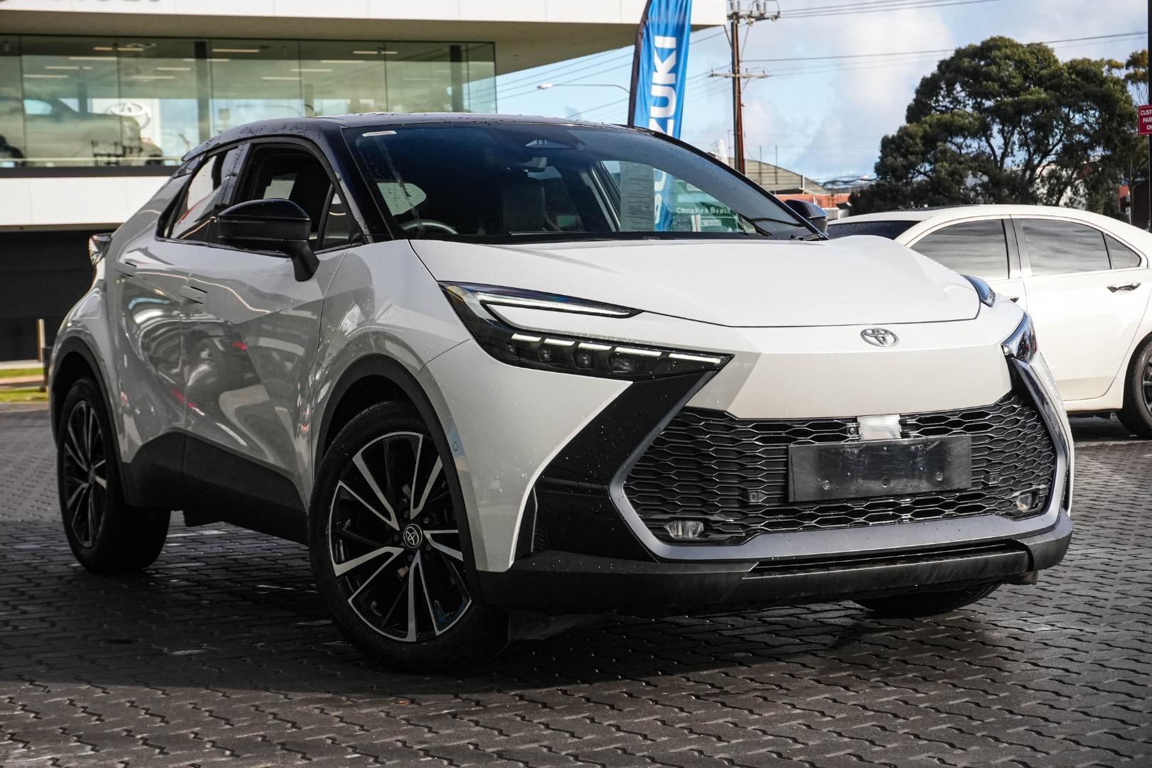 2024 Toyota C-HR Koba 2WD in Two Tone White