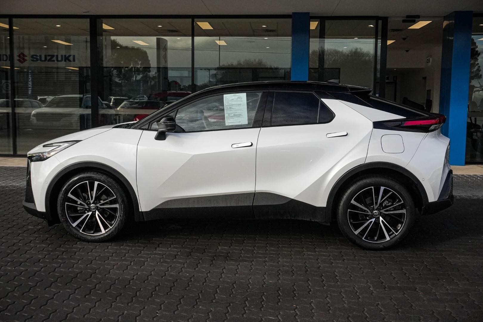 2024 Toyota C-HR Koba 2WD in Two Tone White