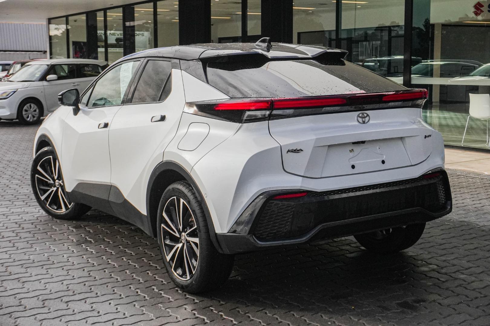 2024 Toyota C-HR Koba 2WD in Two Tone White