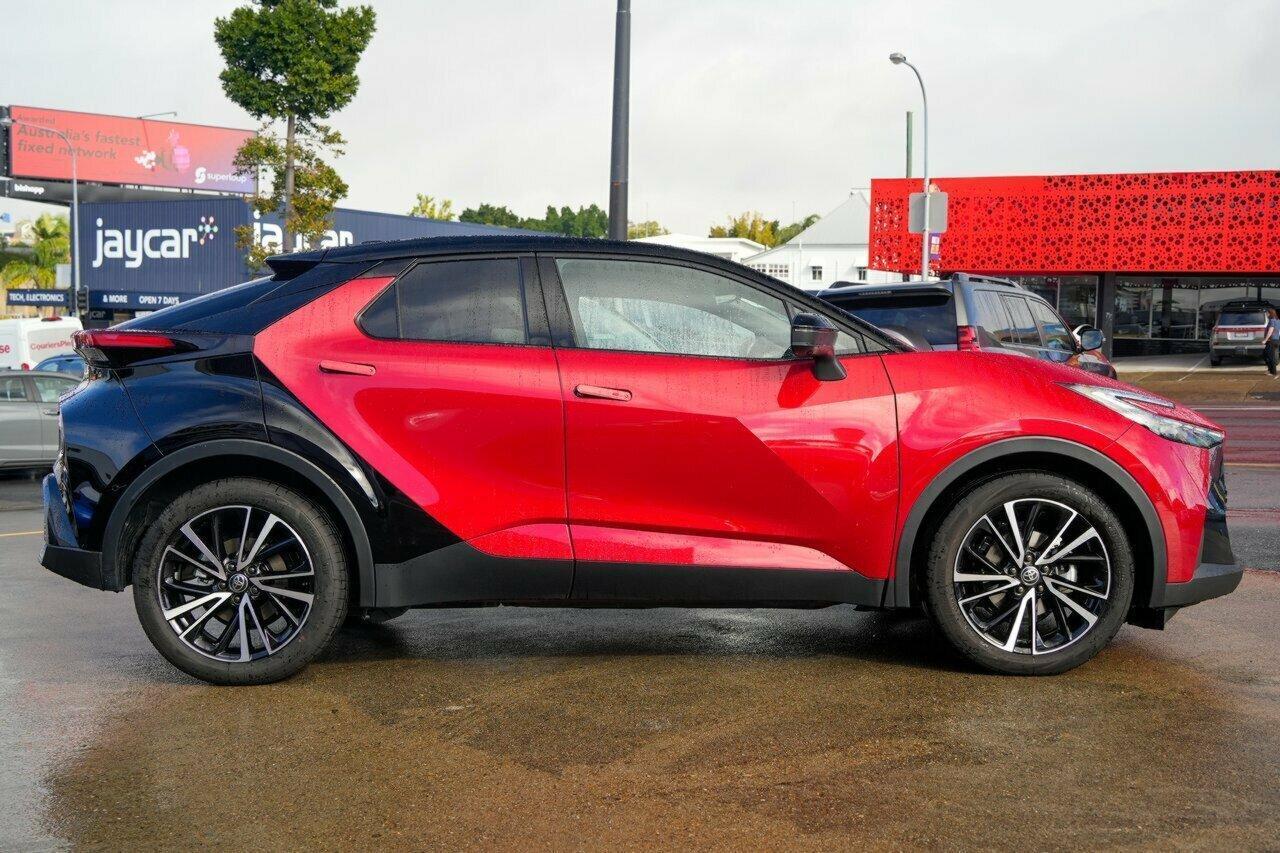 2025 Toyota C-HR Koba 2WD in Two Tone Red