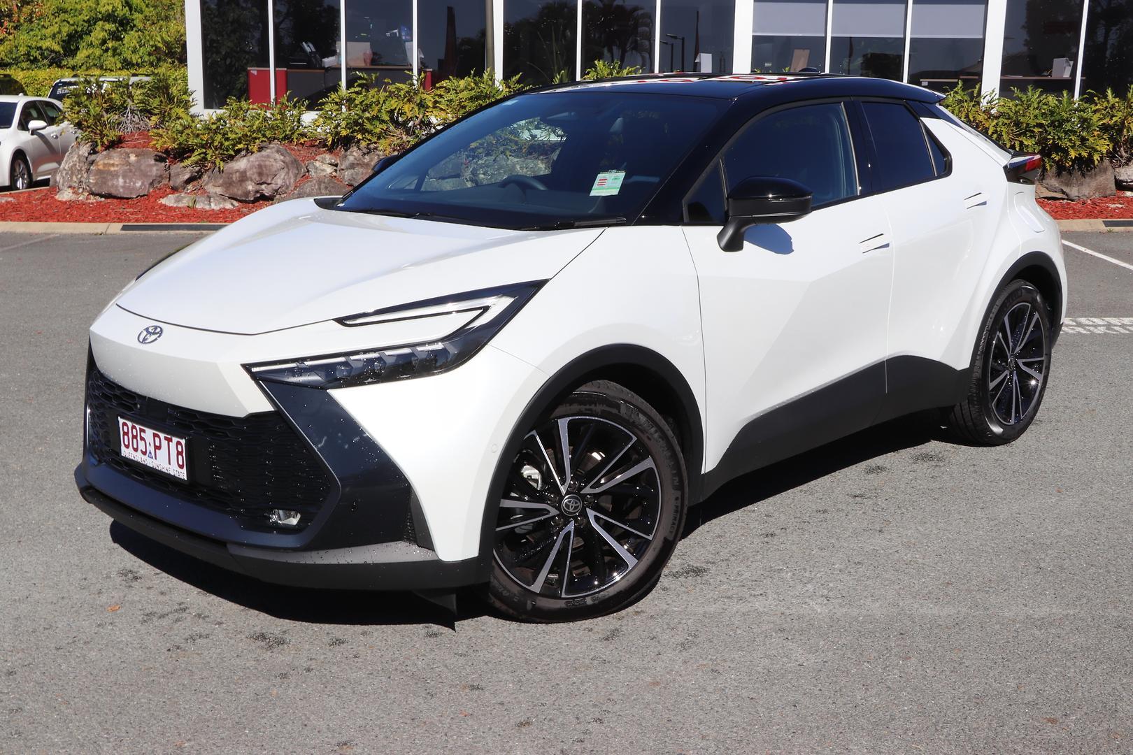 2025 Toyota C-HR Koba 2WD in Two Tone White