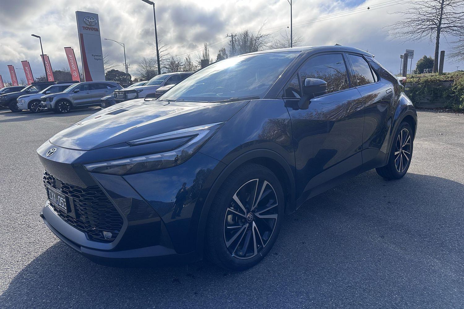2023 Toyota C-HR Koba 2WD in Two Tone Green