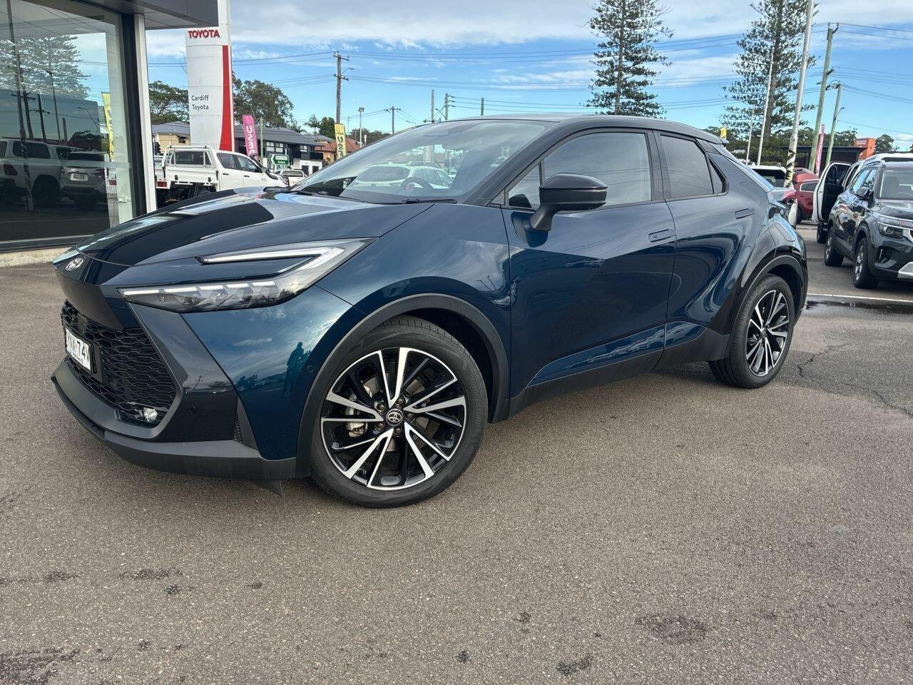 2024 Toyota C-HR Koba 2WD in Two Tone Green